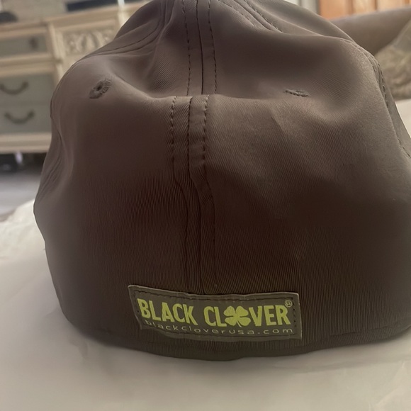BLACK CLOVER Premium Ball Cap, Golf Cap. Stretch fit cap. NWOT - Picture 3 of 6